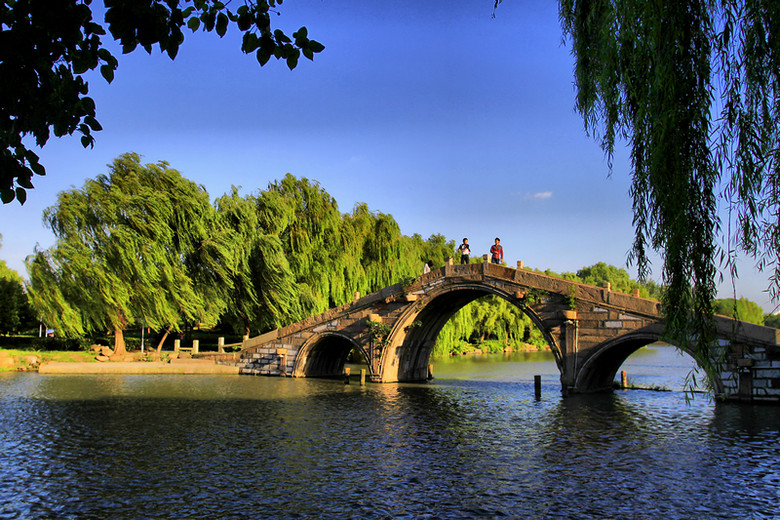 多少樓臺(tái)夕陽里-嘉興南湖